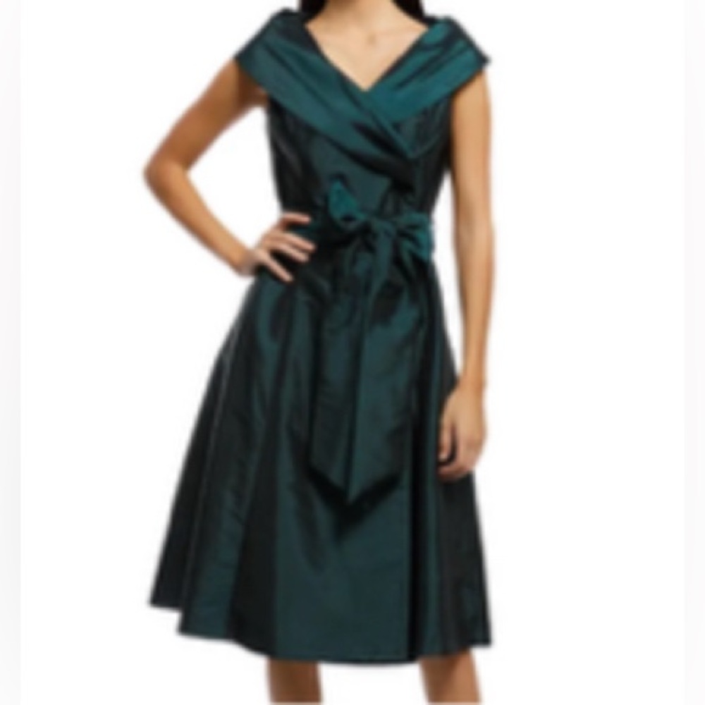 ELIE TAHARI Emerald Green 100% Silk Dress. Tag removed. Runs small…